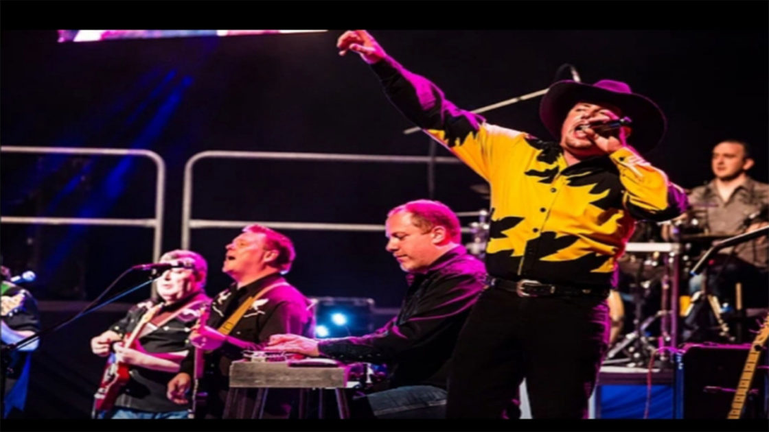 garth-brooks-hotel-ballina