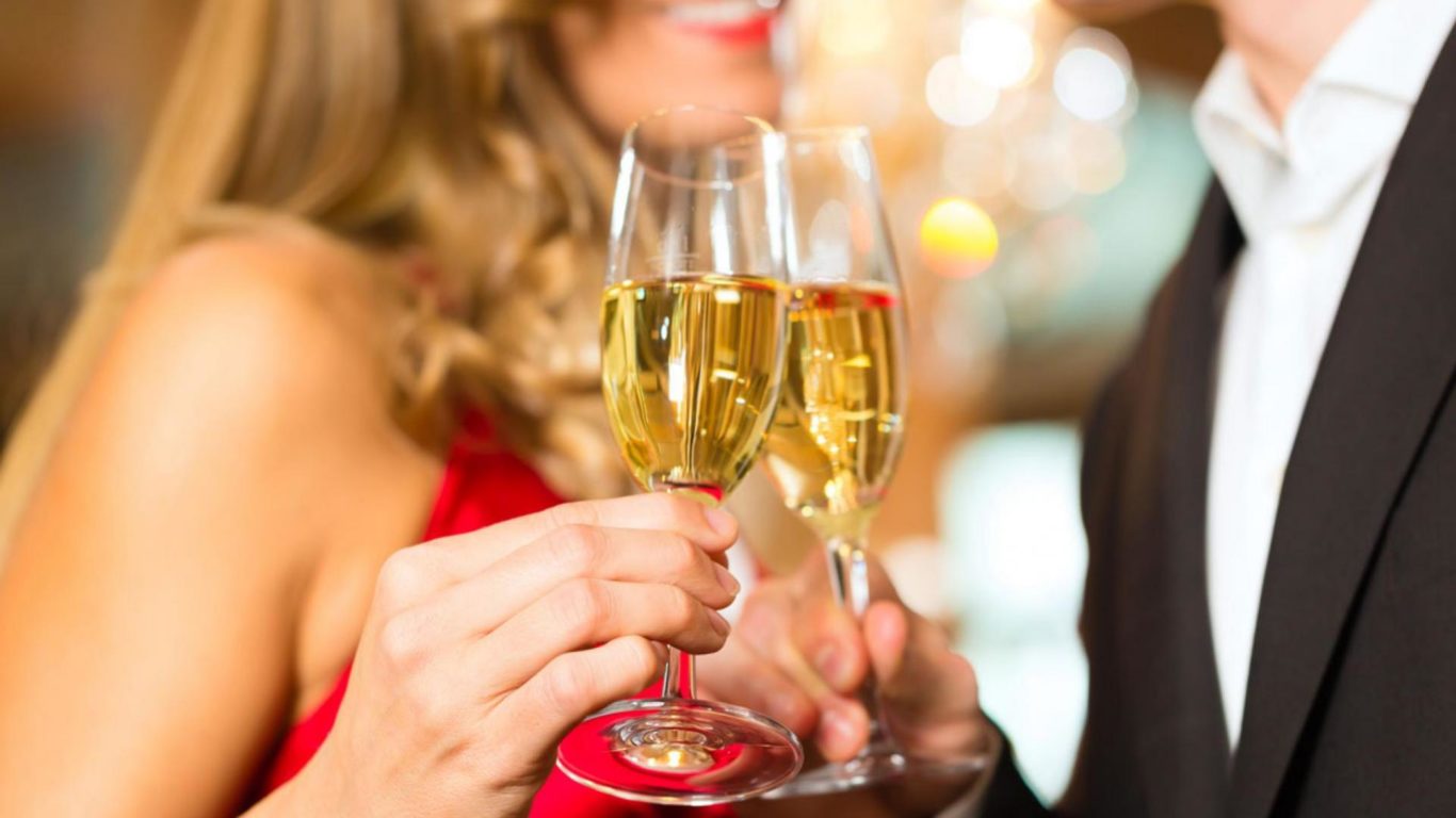 gn_stock_champagnecouple