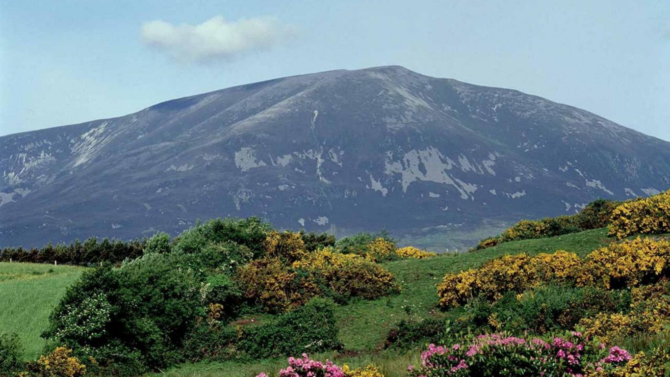 gnhb_slide_attractions_nephine_mtns