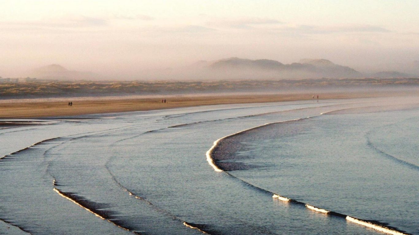 gnhb_slide_enniscrone_beach