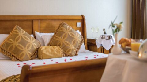 gn-hotel-ballina-wedding-suite-closeup-1024×576