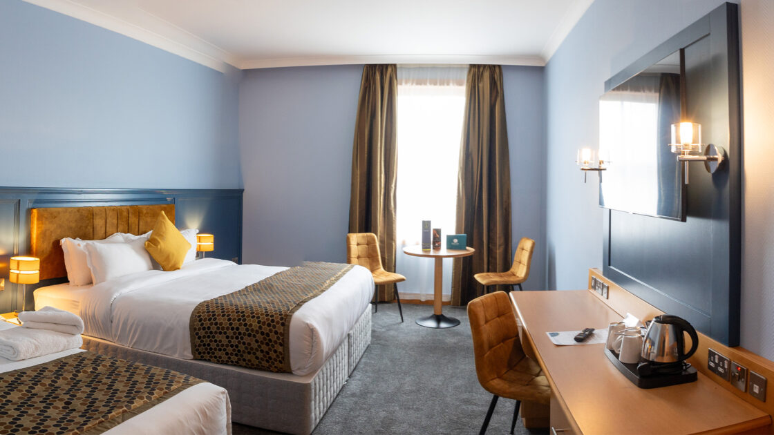 Chalk-&-Cheese-Travel-Club-Rooms